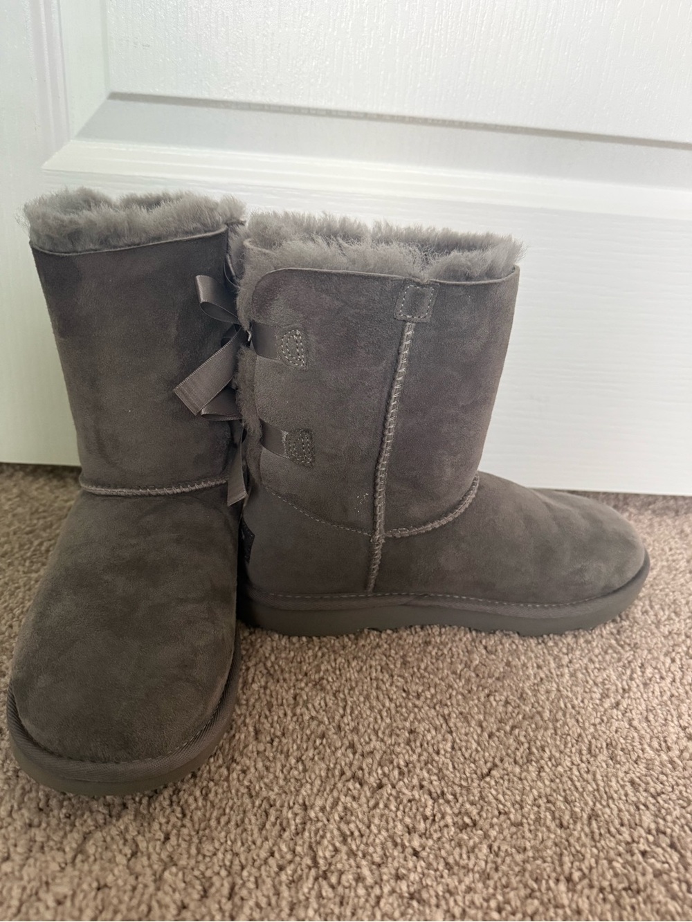 UGG Gray Suede Shearling Bow Short Winter Boots
